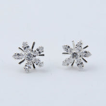 Cargar imagen en el visor de la galería, Aretes Flor Diamante Plata