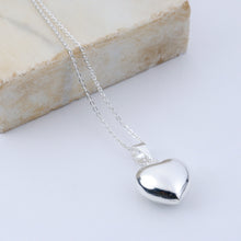 Cargar imagen en el visor de la galería, Dije Corazón Bombacho Grande Plata