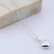 Cargar imagen en el visor de la galería, Dije Corazón Bombacho Chico Plata