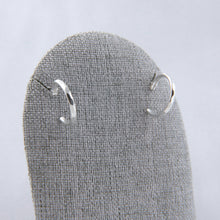 Cargar imagen en el visor de la galería, Arracada Chica Plata