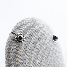 Cargar imagen en el visor de la galería, Aretes Perla Negra Plata