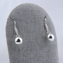 Cargar imagen en el visor de la galería, Aretes Bolita Colgante Plata