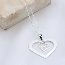 Cargar imagen en el visor de la galería, Dije Corazón con Mini Corazón Grabado Plata