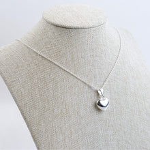 Cargar imagen en el visor de la galería, Dije Corazón Bombacho Chico Plata