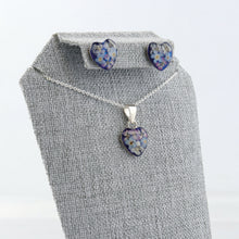 Cargar imagen en el visor de la galería, Juego Nat. Muerta Corazón Flores Azules Plata