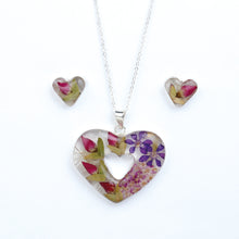 Cargar imagen en el visor de la galería, Juego Nat. Muerta Corazón Hueco Flores 2 Plata