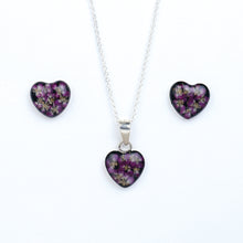 Cargar imagen en el visor de la galería, Juego Nat. Muerta Corazón Flores Moradas Plata