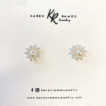 Cargar imagen en el visor de la galería, Aretes Sol Perla