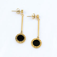 Cargar imagen en el visor de la galería, Arete Largo de Círculo con Números Romanos