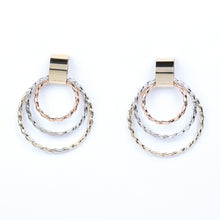 Cargar imagen en el visor de la galería, Arete Tricolor Argolla