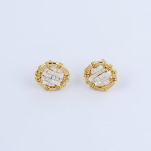 Cargar imagen en el visor de la galería, Aretes Círculo Chico Beige