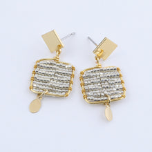 Cargar imagen en el visor de la galería, Aretes Cuadro Mediano Plata