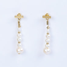 Cargar imagen en el visor de la galería, Aretes Perlas Colgantes