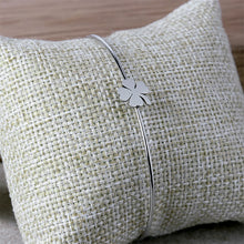 Cargar imagen en el visor de la galería, Brazalete Trebol