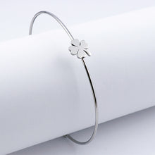 Cargar imagen en el visor de la galería, Brazalete Trebol