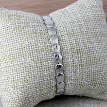 Cargar imagen en el visor de la galería, Brazalete Conchas Plata