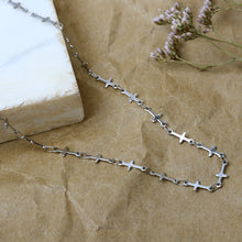Cargar imagen en el visor de la galería, Cadena Cruz Plata