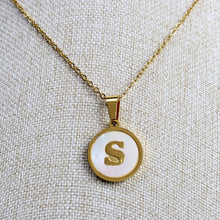 Cargar imagen en el visor de la galería, Collar Letra S