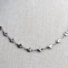 Cargar imagen en el visor de la galería, Cadena Corazón Plata