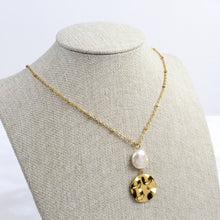 Cargar imagen en el visor de la galería, Collar Perla Círculo