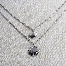 Cargar imagen en el visor de la galería, Collar Doble Concha