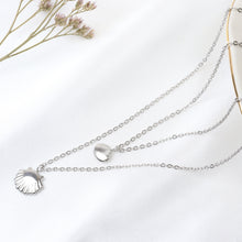 Cargar imagen en el visor de la galería, Collar Doble Concha