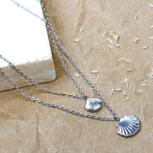 Cargar imagen en el visor de la galería, Collar Doble Concha