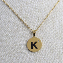 Cargar imagen en el visor de la galería, Collar Letra K y corazón