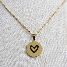 Cargar imagen en el visor de la galería, Collar Letra K y corazón