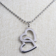 Cargar imagen en el visor de la galería, Collar Doble Corazón