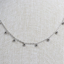 Cargar imagen en el visor de la galería, Collar Bolitas Lisas Plata