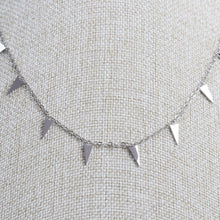 Cargar imagen en el visor de la galería, Collar Triangulos Lisos Plata
