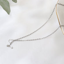 Cargar imagen en el visor de la galería, Collar Corazón y Flecha Plata