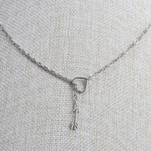Cargar imagen en el visor de la galería, Collar Corazón y Flecha Plata