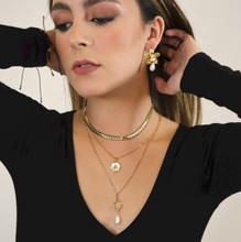 Cargar imagen en el visor de la galería, Collar Luna con Perla