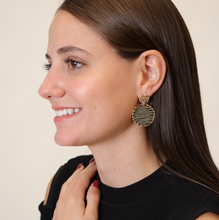 Cargar imagen en el visor de la galería, Aretes 2 Círculos Dorado y Acerina