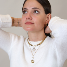 Cargar imagen en el visor de la galería, Collar Hexágono Letra A