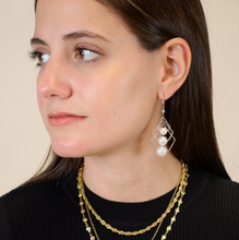 Cargar imagen en el visor de la galería, Aretes Rombos con Perlas