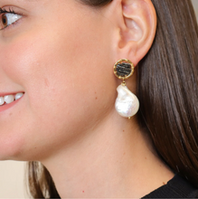 Cargar imagen en el visor de la galería, Aretes Círculo Acerina Perla Grande Colgante