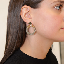 Cargar imagen en el visor de la galería, Aretes Círculos Gris Claro