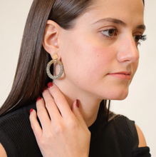 Cargar imagen en el visor de la galería, Aretes Círculos Gris Claro