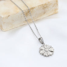 Cargar imagen en el visor de la galería, Dije Girasol Plata