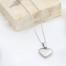 Cargar imagen en el visor de la galería, Dije Corazón Bombacho Plata