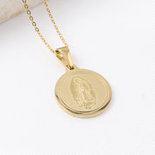 Cargar imagen en el visor de la galería, Dije Virgen Grabada
