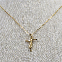 Cargar imagen en el visor de la galería, Dije Cruz Torcida