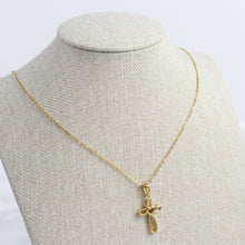Cargar imagen en el visor de la galería, Dije Cruz Corazón