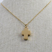 Cargar imagen en el visor de la galería, Dije Cruz Cuadrada Lisa