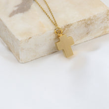 Cargar imagen en el visor de la galería, Dije Cruz Cuadrada Lisa