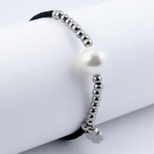 Cargar imagen en el visor de la galería, Pulsera con Perla y Trébol