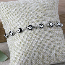 Cargar imagen en el visor de la galería, Pulsera Ojitos Negro Mediano Plata